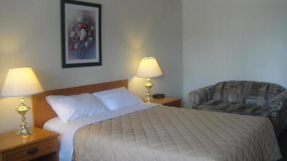 7 Days Inn Niagara Falls